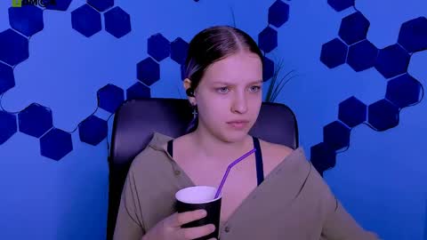 kaela_spell_ online show from 03/26/26, 09:48