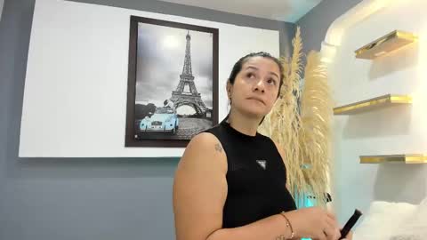 Antonella online show from 11/28/25, 09:34