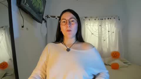 ChloeIndependient model online show from 10/08/25, 04:59