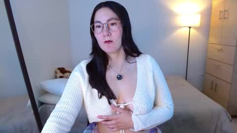 ChloeIndependient model online show from 03/25/26, 02:45