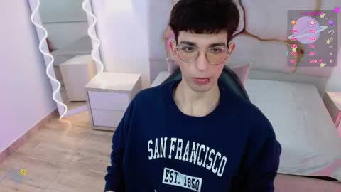 kai_tay1 online show from 04/11/26, 11:47