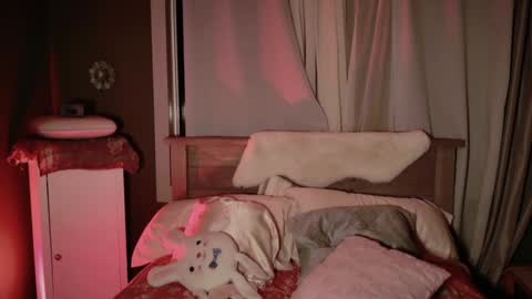 Snapshot of kaileeshy chatting on 11/19/25, 04:34 Kailee Smile online show from 11/19/25, 04:34