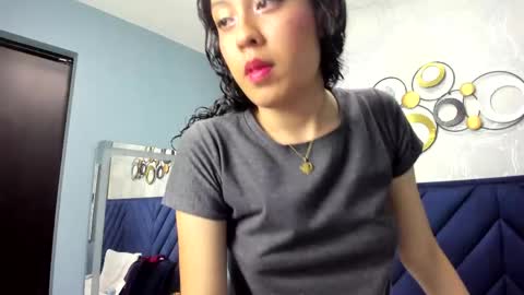 kaira_luxury online show from 04/17/26, 03:09