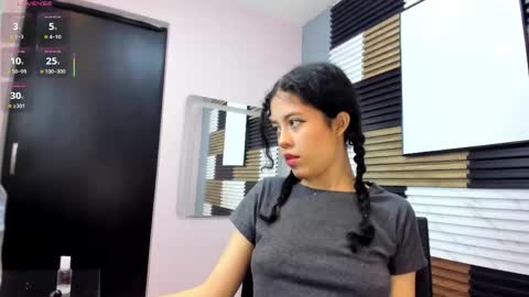 Snapshot of kaira_luxury chatting on 06/01/26, 12:29 kaira_luxury online show from 06/01/26, 12:29