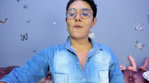 kaira_mosse_ online show from 11/20/25, 11:43