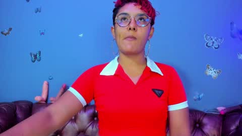 kaira_mosse_ online show from 04/01/26, 11:44