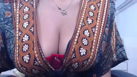 Kaira online show from 06/03/26, 11:57
