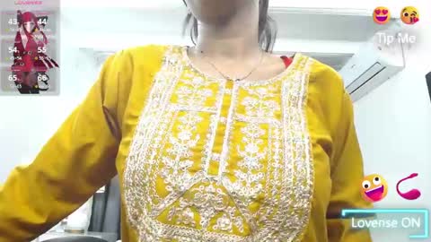 Kaira online show from 06/08/26, 02:50