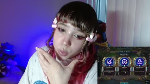 Snapshot of kairilovescumm chatting on 01/14/25, 12:43 Kairi online show from 01/14/25, 12:43