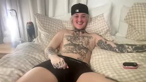 Snapshot of kairoknox chatting on 03/01/26, 04:58 Kairo Kox online show from 03/01/26, 04:58