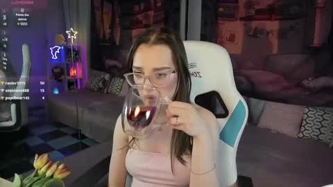 Snapshot of kaisajenner chatting on 03/07/25, 09:06 Kaisa online show from 03/07/25, 09:06