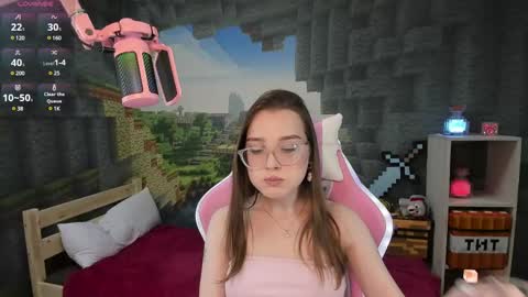 Snapshot of kaisajenner chatting on 03/08/25, 08:14 Kaisa online show from 03/08/25, 08:14