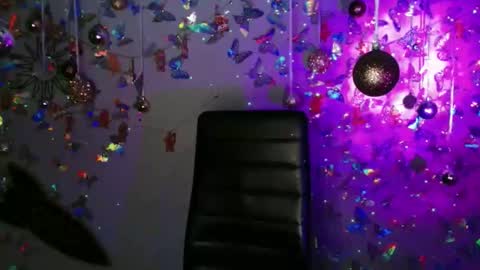 Kaitlin online show from 12/03/25, 06:17