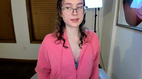 Snapshot of kaiyanui chatting on 12/19/24, 05:40 Kaiya online show from 12/19/24, 05:40