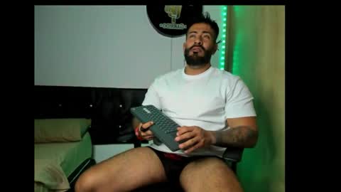 Snapshot of kaleth_price chatting on 11/13/25, 08:52 Kaleth Price online show from 11/13/25, 08:52