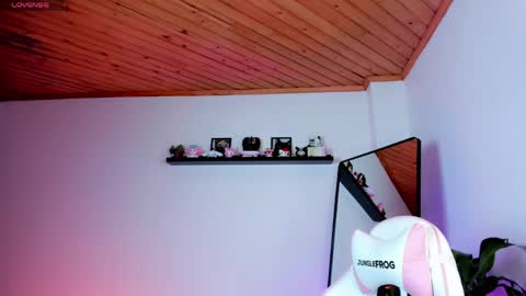 Kali Ka Please help me with your thumbs up its important   dont forget my birthday on October 26 online show from 04/05/26, 08:17