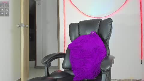 Snapshot of kalivan_voinesscu chatting on 06/20/26, 07:55 K A L I online show from 06/20/26, 07:55