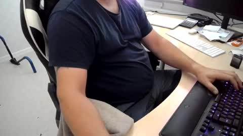 Horny man online show from 07/16/26, 12:22