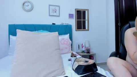 Kamilalopez online show from 04/06/26, 10:11