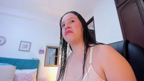 Kamilalopez online show from 06/15/26, 09:17