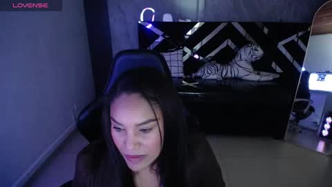 Kamala. Live 2100 - 600 online show from 10/01/25, 03:45