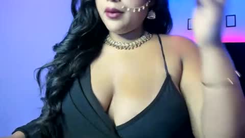 Snapshot of kamala_khan_tx chatting on 05/05/26, 04:48 Online 800 to 1400 online show from 05/05/26, 04:48