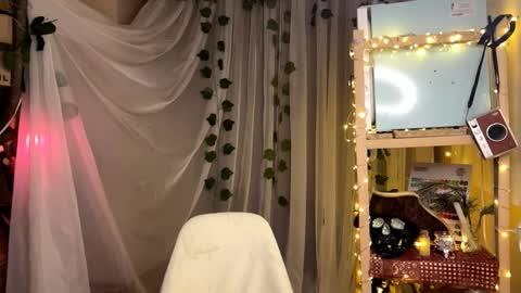 Snapshot of kamila__moore chatting on 02/24/26, 03:54 Kamila online show from 02/24/26, 03:54