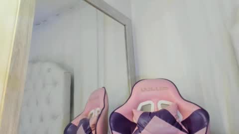    online show from 02/11/25, 03:08