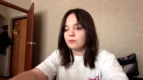 Snapshot of kamilahficorilli chatting on 07/18/26, 02:43 Kamilla online show from 07/18/26, 02:43