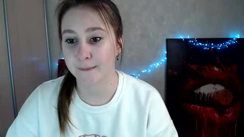 kamilla_love_ online show from 04/14/26, 12:00
