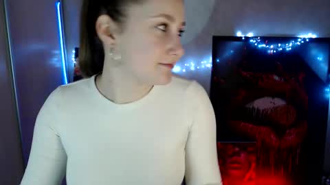 kamilla_love_ online show from 04/22/26, 12:07