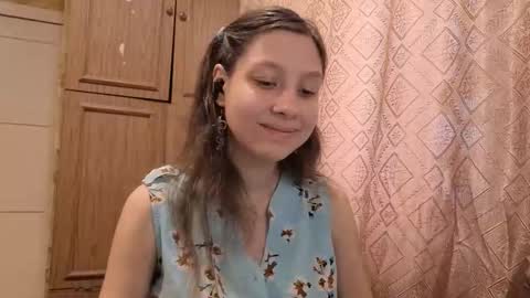 Snapshot of kamisalling chatting on 11/06/25, 03:07 Mari Simmons online show from 11/06/25, 03:07