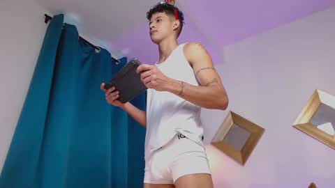 Kami online show from 12/04/25, 06:27