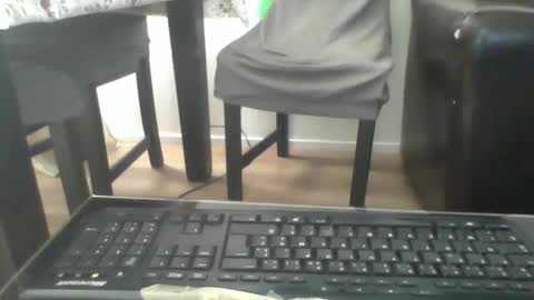 Snapshot of kamkiko69 chatting on 10/02/25, 09:27 kamkiko69 online show from 10/02/25, 09:27