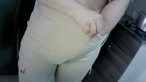 Snapshot of kandy_couple chatting on 02/22/26, 05:44 Vanessa and Kevin online show from 02/22/26, 05:44