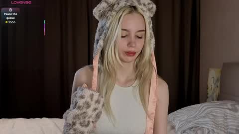 Alice online show from 04/15/26, 03:35