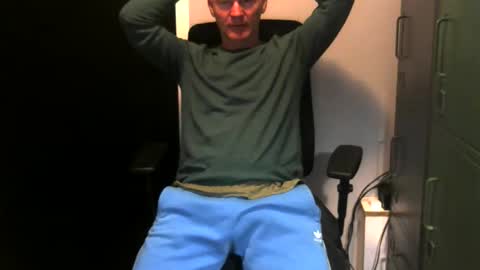 Robbie online show from 04/08/26, 04:45