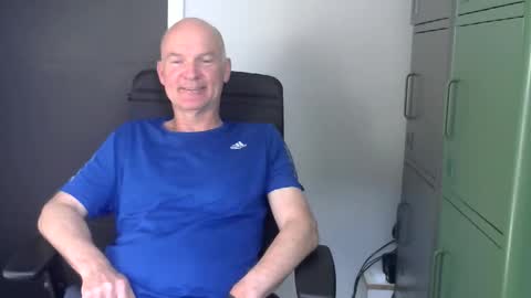 Snapshot of kapitein_rob chatting on 04/22/26, 03:13 Robbie online show from 04/22/26, 03:13