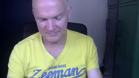 Snapshot of kapitein_rob chatting on 04/23/26, 02:08 Robbie online show from 04/23/26, 02:08