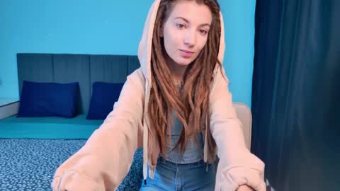 Snapshot of karatart chatting on 10/13/25, 08:58 Kara online show from 10/13/25, 08:58