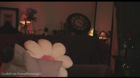 Snapshot of karathemagic chatting on 07/05/26, 02:46 I am here around 5am GMT karathemagic online show from 07/05/26, 02:46
