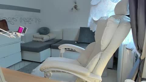 karen0092 online show from 03/25/26, 12:00