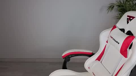 Snapshot of karen_lxve chatting on 03/04/26, 08:20 Karen online show from 03/04/26, 08:20