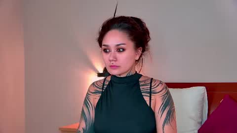 Snapshot of karenhotflirt chatting on 06/27/26, 04:23 karenhotflirt online show from 06/27/26, 04:23