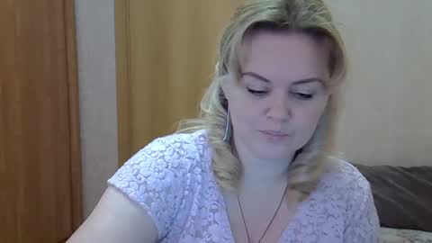 karennelsonx online show from 03/10/25, 12:26