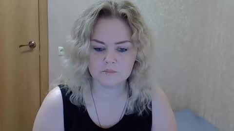 karennelsonx online show from 11/24/25, 08:36