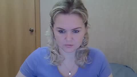 Snapshot of karennelsonx chatting on 04/19/26, 06:56 karennelsonx online show from 04/19/26, 06:56