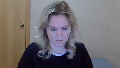 Snapshot of karennelsonx chatting on 04/23/26, 07:41 karennelsonx online show from 04/23/26, 07:41