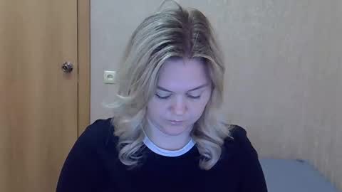 Snapshot of karennelsonx chatting on 04/23/26, 12:29 karennelsonx online show from 04/23/26, 12:29