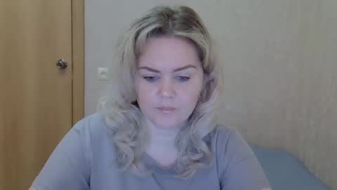 Snapshot of karennelsonx chatting on 05/04/26, 09:05 karennelsonx online show from 05/04/26, 09:05